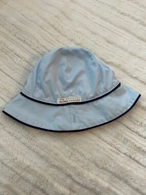 The Beaufort Bonnet Company Light Blue Sun Hat with Navy Trim, S